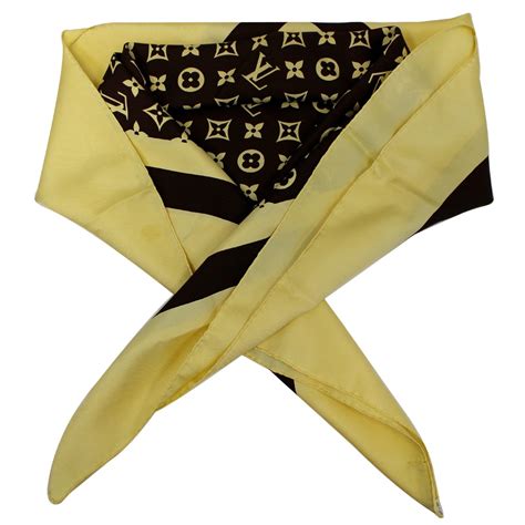 louis vuitton signature scarf.